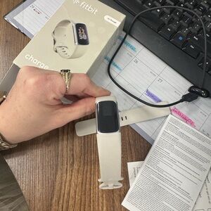 Google Fitbit Charge 6 in White